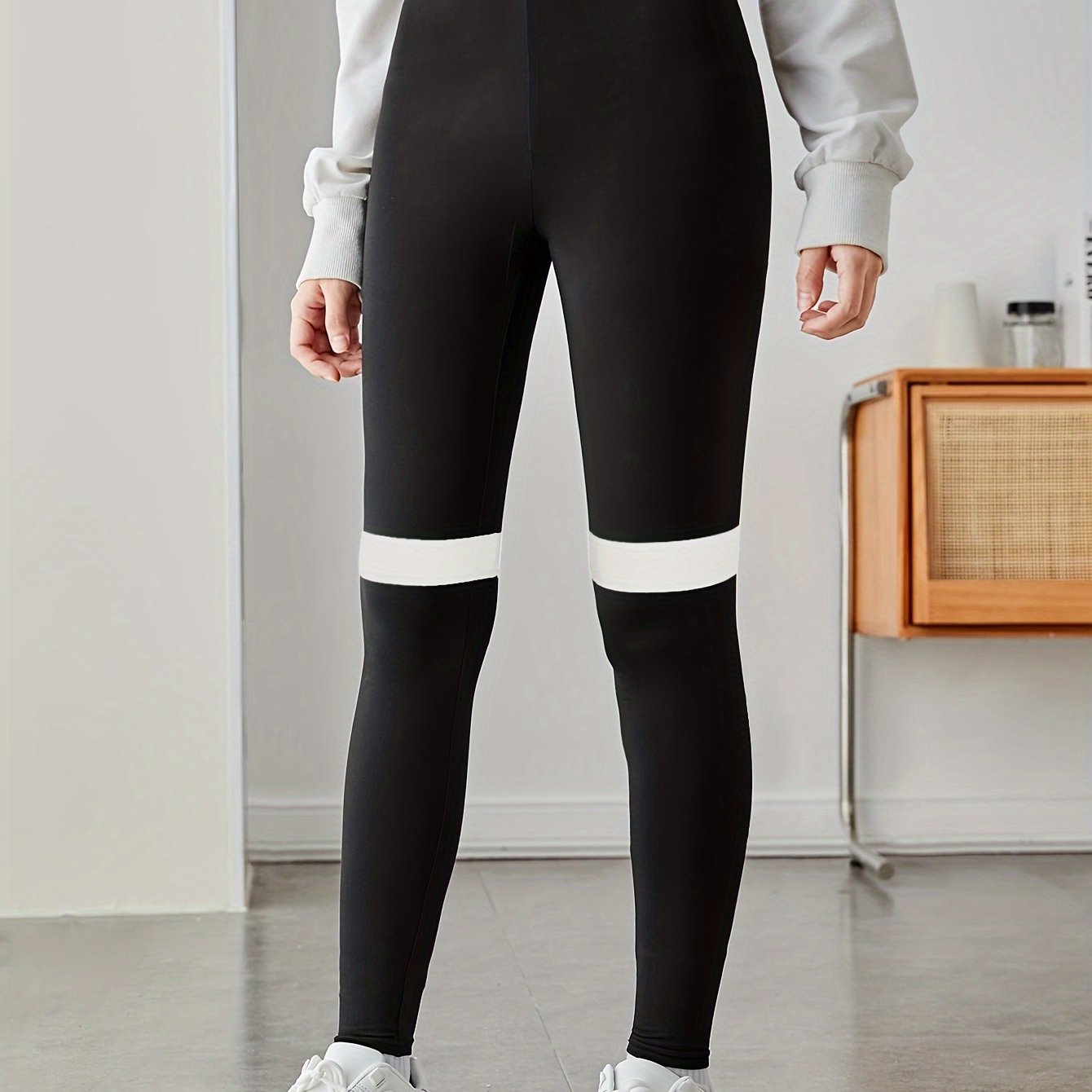 Girls' High-Waisted Tight-Fitting Leggings - Full-Length Yoga Pants with White 'LOVE' Lettering & Heart Print, Opaque Workout Tights for, Gym, Dance, - Machine Washable Slim-Fit Athletic Wear (Black), Perfect for Outdoor